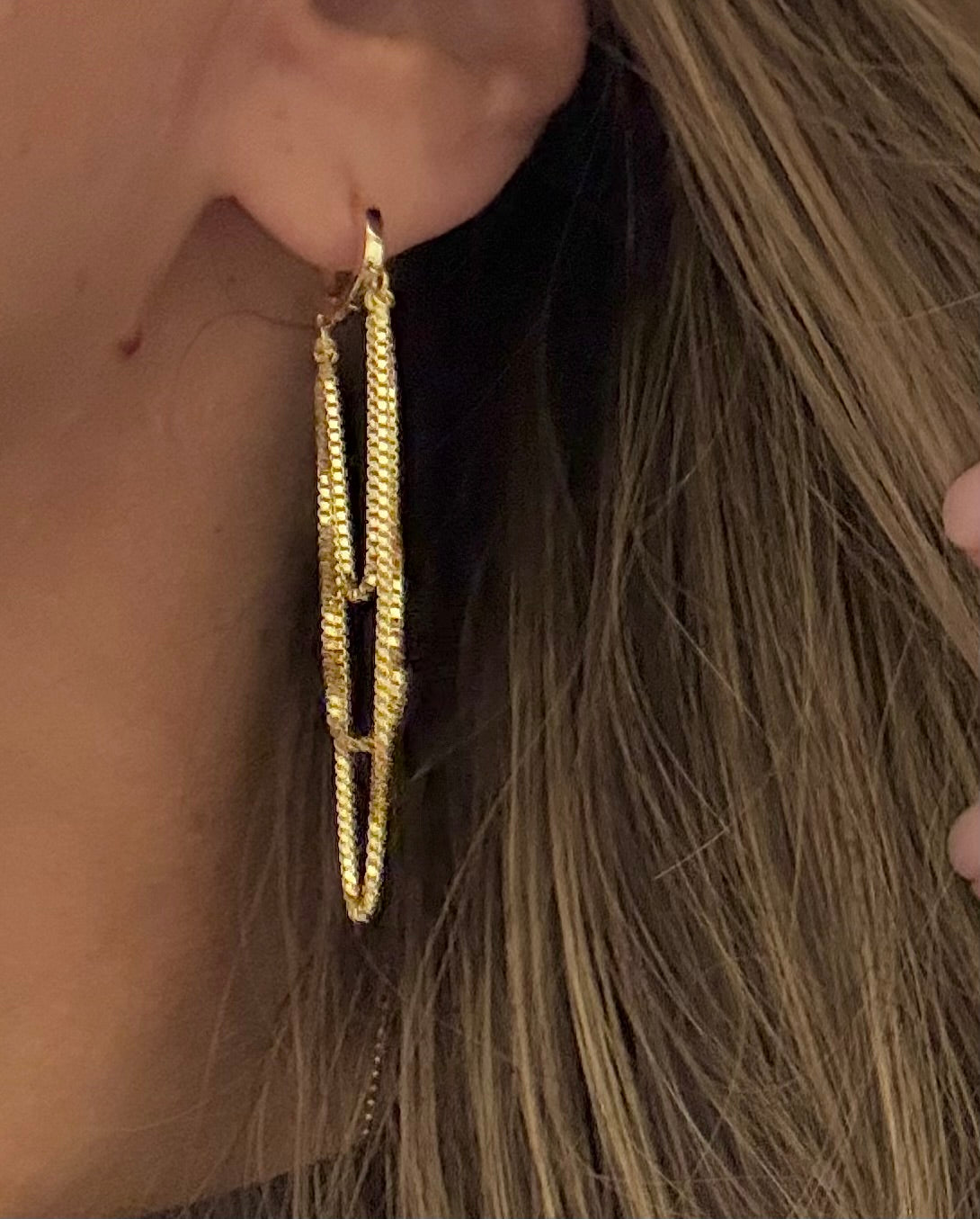 Triple Chain Huggies