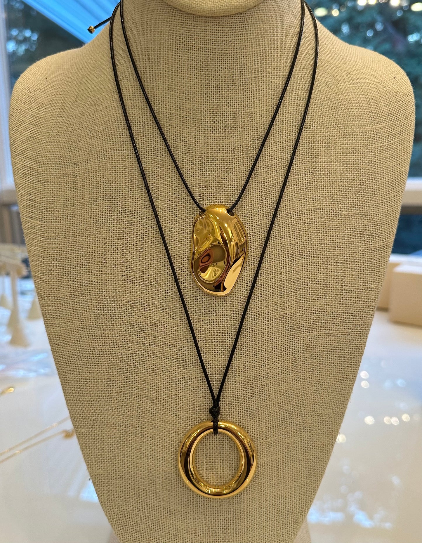 Hammered Oval Gold Pendant Necklace