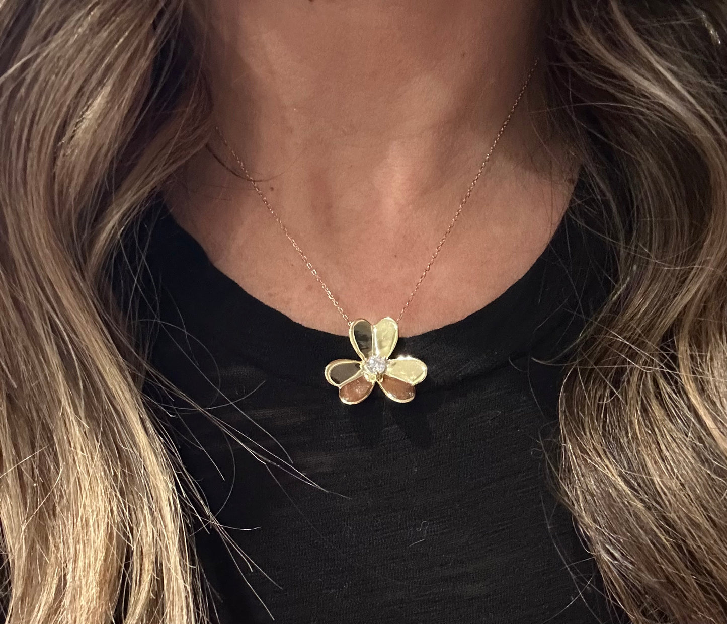 Kaitlin Classic Flower Necklace